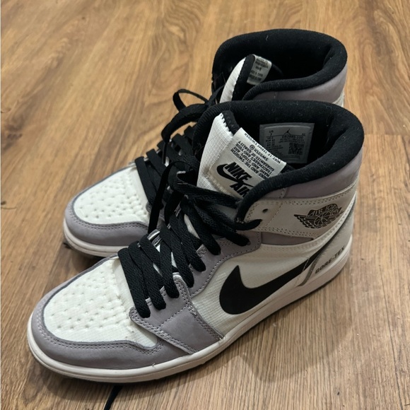 Air Jordan 1 Sneakers - Picture 1 of 4